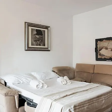 50 Mt To The Sea, 2 Sea Apartment *