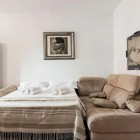 Apartment 50 Mt To The Sea, 2 Sea